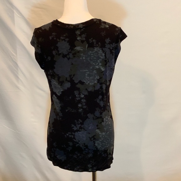 Black And Grey Floral V Neck Tank Top side slit - Picture 4 of 5